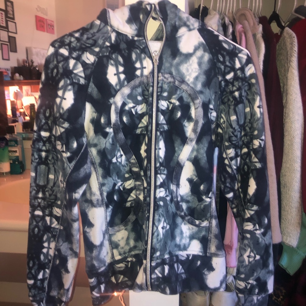 Lululemon tie dye XS 4 sweatshirt hoodie